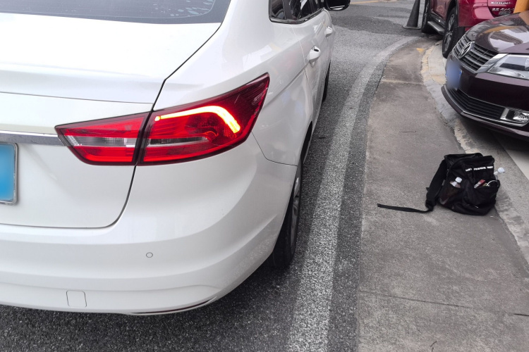 福特 福睿斯 2015款 1.5L 自动时尚型车身外观6001