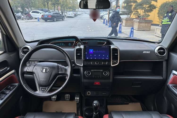 长城M2 2014款 1.5L 手动都市版中控内饰7003