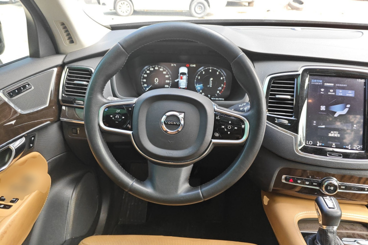 沃尔沃XC90 2015款 T6 智雅版 7座中控内饰13