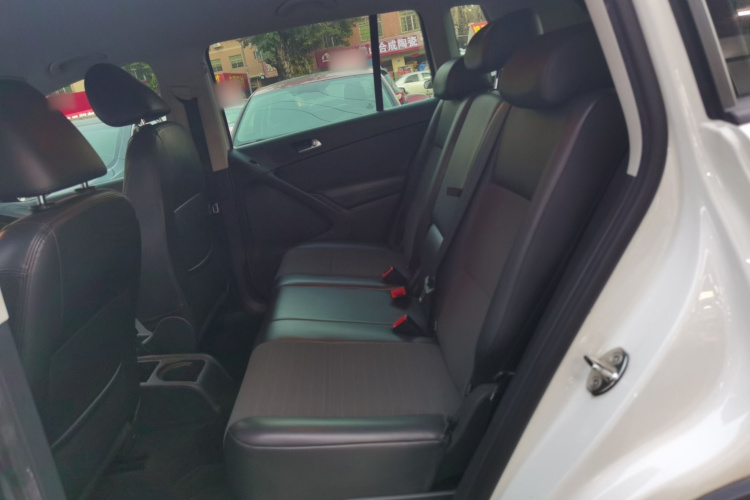 大众 途观 2015款 1.8TSI 自动两驱风尚版中控内饰7004