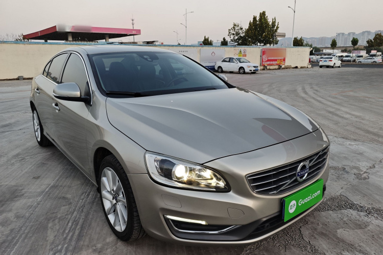 沃尔沃S60 2016款 S60L T4 智远版车身外观6003