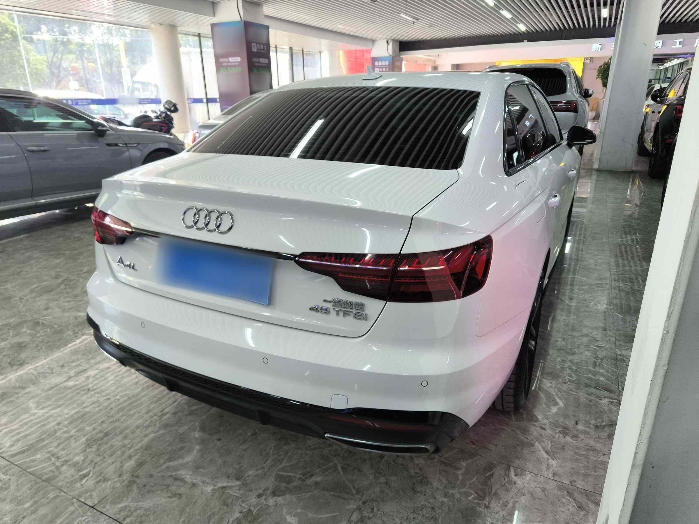 奥迪A4L 2024款 40 TFSI 豪华动感型(5)