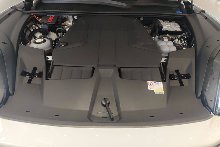 保时捷 Cayenne新能源 2024款 Cayenne Coupé E-Hybrid 2.0T机舱底盘24