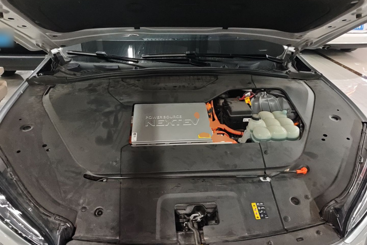 蔚来EC6 2020款 465KM 运动版机舱底盘24