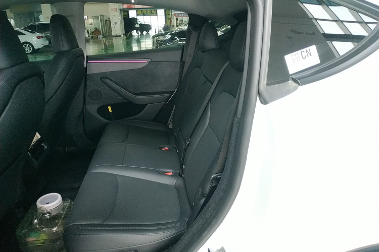 特斯拉 Model Y 2025款 长续航全轮驱动 首发版中控内饰21
