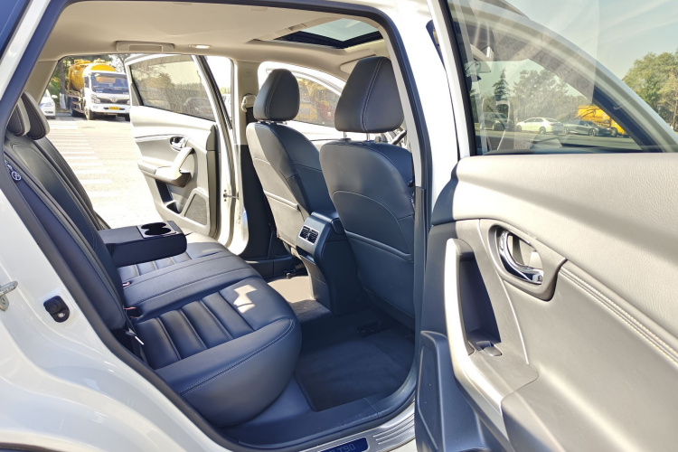 启辰T90 2018款 2.0L CVT智联智尚版 国V中控内饰7005