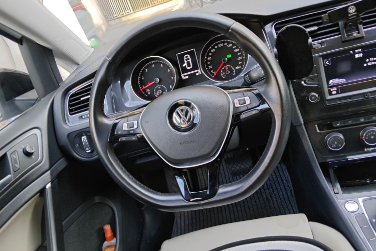 大众 高尔夫 2017款 230TSI 自动豪华百万辆纪念版中控内饰13