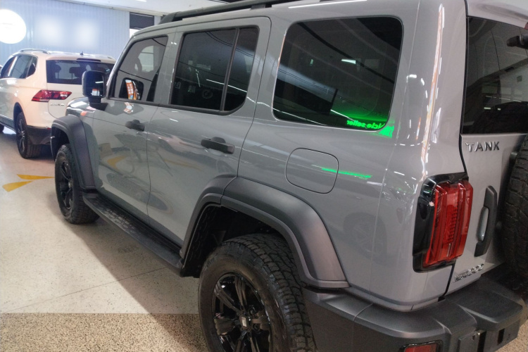 坦克300 2021款 越野版 2.0T 征服者车身外观4