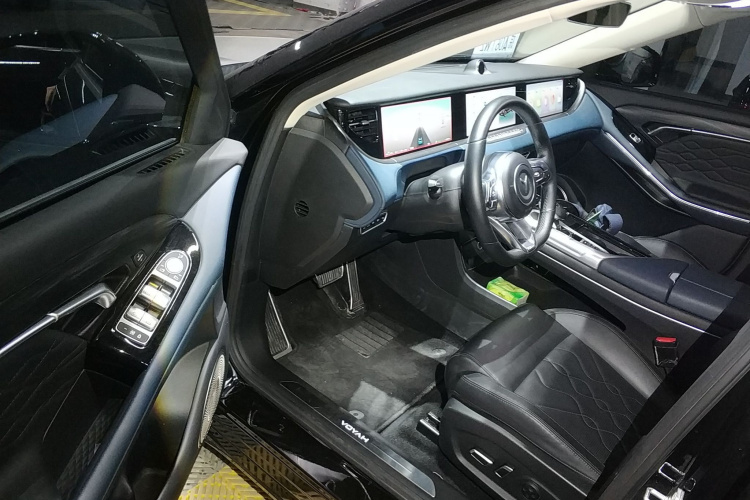 岚图汽车 岚图FREE 2021款 四驱标准增程专属豪华套装中控内饰20