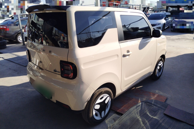 吉利银河 熊猫 2025款 210km 元气熊车身外观7