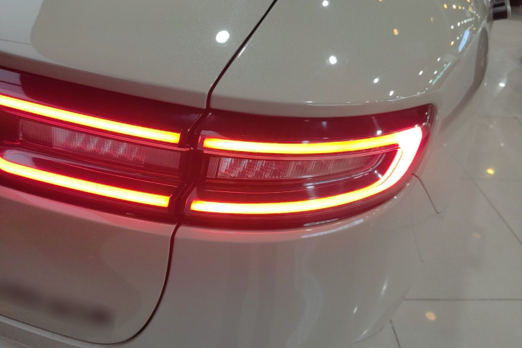 鸿蒙智行 问界M5 2023款 纯电后驱智驾版车身外观6006