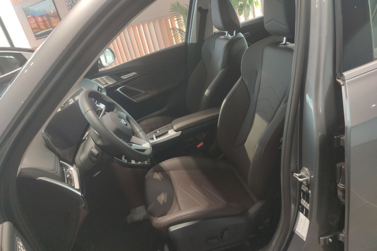 宝马X1 2023款 sDrive25Li X设计套装中控内饰19