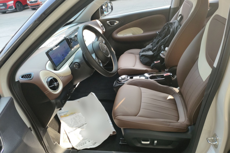 五菱汽车 五菱缤果 2023款 333km 灵犀互联+款中控内饰19