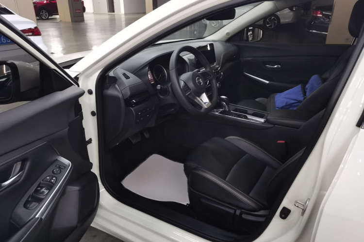 日产 轩逸 2022款 1.6L XL CVT悦享版中控内饰7003