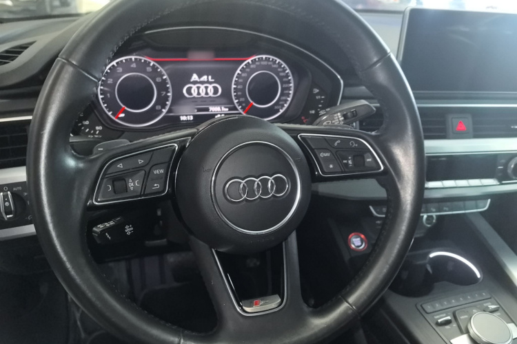 奥迪A4L 2019款 40 TFSI 时尚型 国V中控内饰13