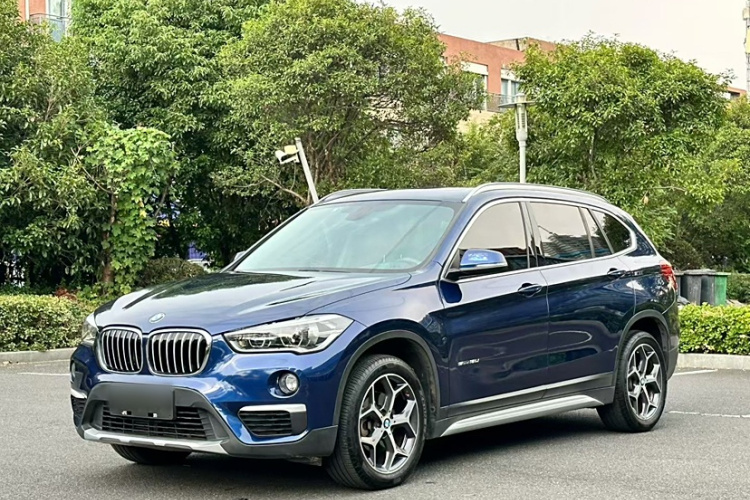 宝马X1 2018款 sDrive18Li 尊享型车身外观1