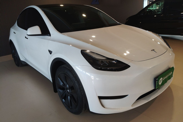 特斯拉 Model Y 2024款 后轮驱动版车身外观3