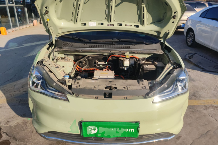 哪吒汽车 哪吒V 2022款 潮 300 Lite 三元锂局部细节24