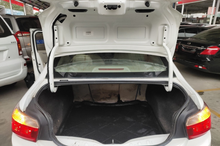 雪铁龙 爱丽舍 2014款 1.6L 自动舒适型局部细节23