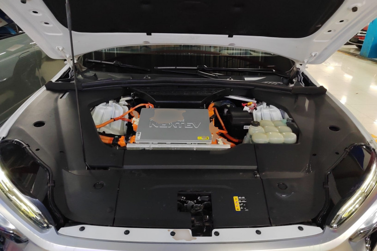 蔚来ES8 2020款 580KM 六座版机舱底盘24