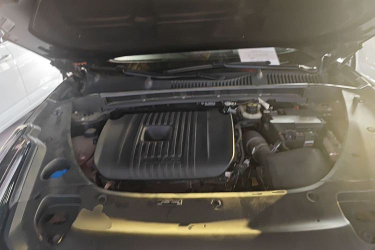 领克03 2023款 2.0TD DCT劲Pro机舱底盘24