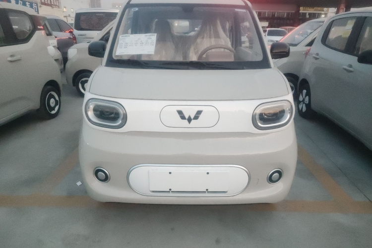 五菱汽车 宏光MINIEV 2024款 第三代 215km 青春版车身外观2