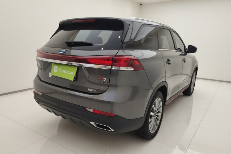 长安欧尚X7 PLUS 2022款 1.5T 蓝鲸版自动尊贵型车身外观7