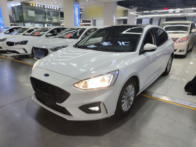 福特 福克斯 2020款 三厢 1.5L 自动锋跃型