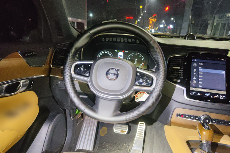 沃尔沃XC90 2017款 T6 智雅版 7座中控内饰13