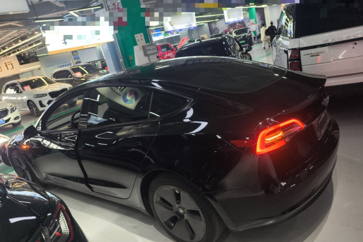 特斯拉 Model 3 2021款 标准续航后驱升级版车身外观4