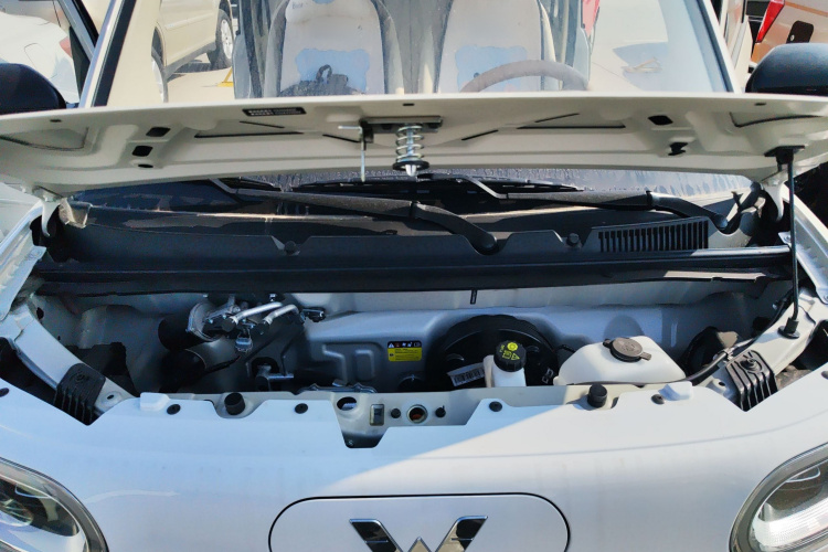 五菱汽车 宏光MINIEV 2024款 第三代 215km 青春版机舱底盘24