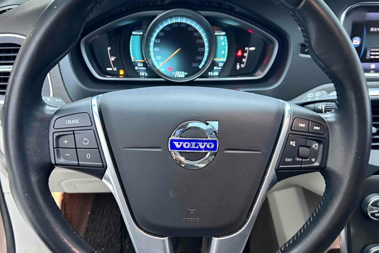 沃尔沃V40 2013款 2.0T 智雅版中控内饰7003