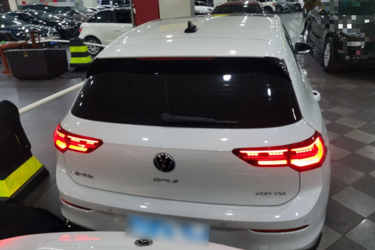 大众 高尔夫 2023款 改款 280TSI DSG R-Line车身外观6