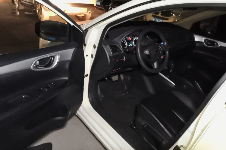 日产 轩逸 2021款 经典 1.6XE CVT舒适版中控内饰20