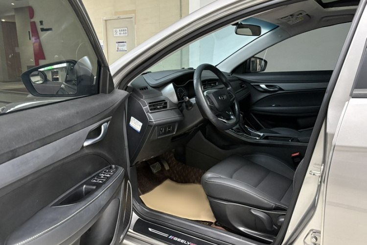 吉利汽车 帝豪 2021款 UP 1.5L CVT豪华型中控内饰7009