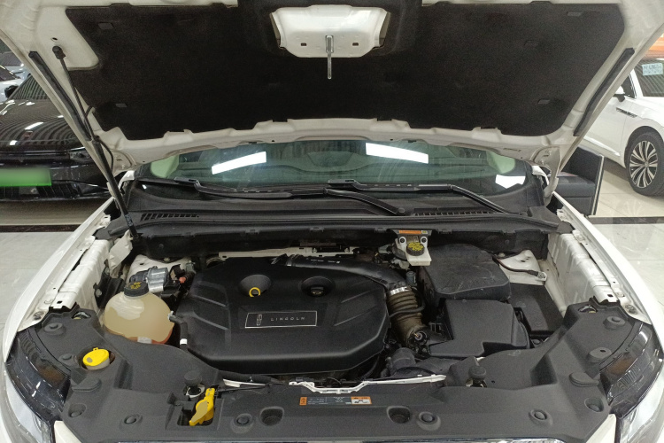 林肯MKC 2019款 2.0T 两驱尊雅版 国VI机舱底盘24