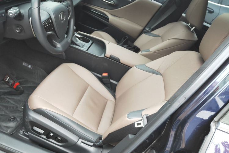 雷克萨斯ES 2022款 200 卓越版中控内饰19