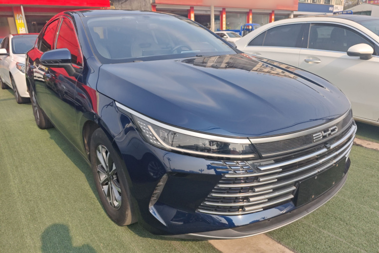 比亚迪 驱逐舰05 2024款 荣耀版 DM-i 55KM 豪华型车身外观3