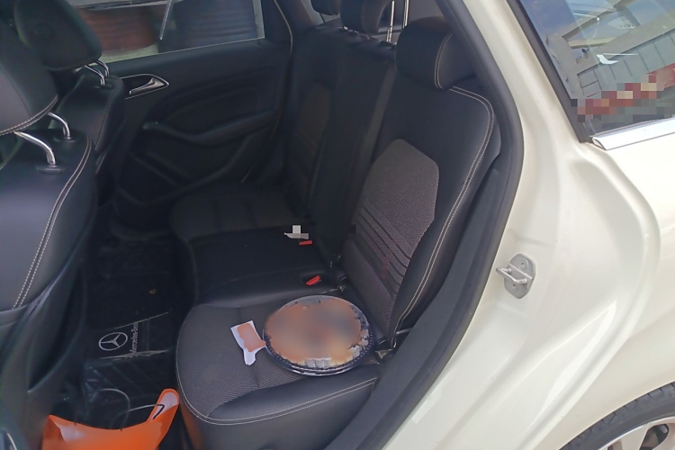 奔驰B级 2015款 B 200 动感型中控内饰7004