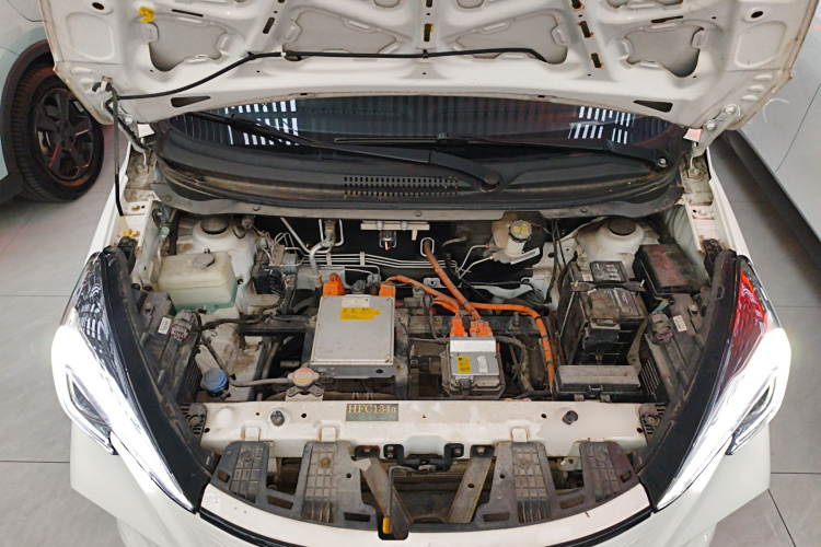 长安欧尚 奔奔E-Star 2020款 心悦版 三元锂机舱底盘24