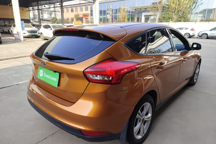 福特 福克斯 2015款 两厢 1.6L 自动舒适型车身外观6005