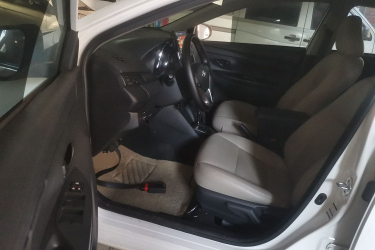 丰田 威驰 2021款 1.5L CVT创行版中控内饰7003