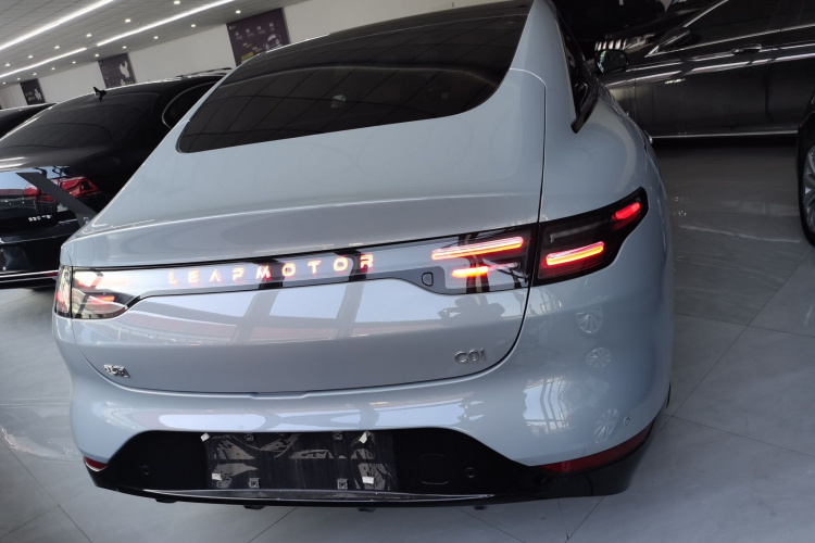 零跑汽车 零跑C01 2024款 增程 316尊享版车身外观6