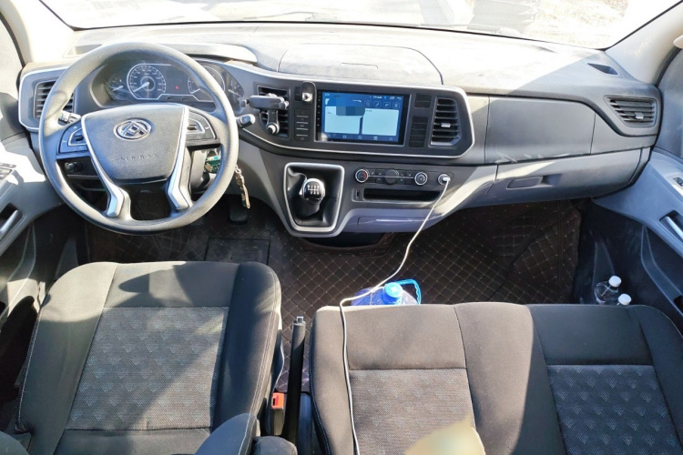 上汽大通MAXUS 新途V80 2021款 2.0T PLUS 手动全能王中轴中顶6/7/8/9座中控内饰7002