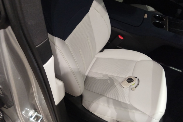 小鹏G6 2023款 755 超长续航 Pro局部细节41