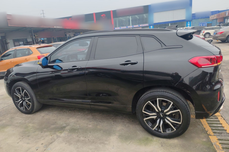 魏牌 VV7 2017款 2.0T 超豪型车身外观4