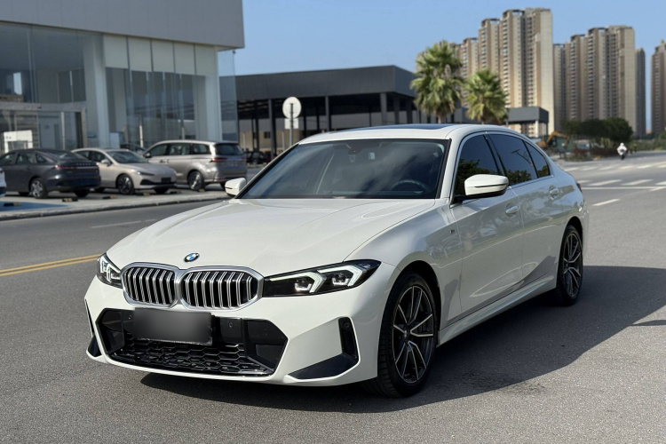 宝马3系 2023款 320Li M运动套装车身外观1