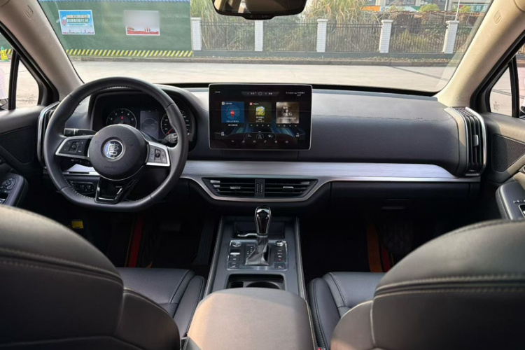 比亚迪 唐 2018款 2.0T 自动智联尊贵型 7座 国V中控内饰7003