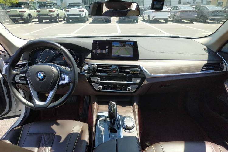 宝马5系 2018款 530Li 领先型 豪华套装中控内饰7006