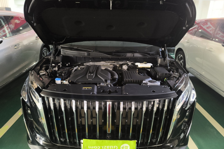 红旗HS7 PHEV 2025款 2.0T PHEV 两驱旗享版 6座机舱底盘24